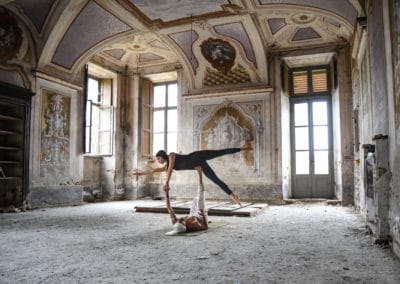 acroyoga-urbex-leri-cavour